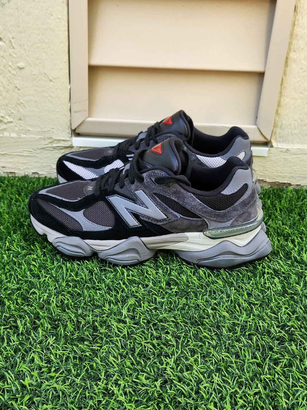 New Balance 9060 black/ grey Men's Sneakers size 8.5 men’s 10 women’s - Picture 7 of 8